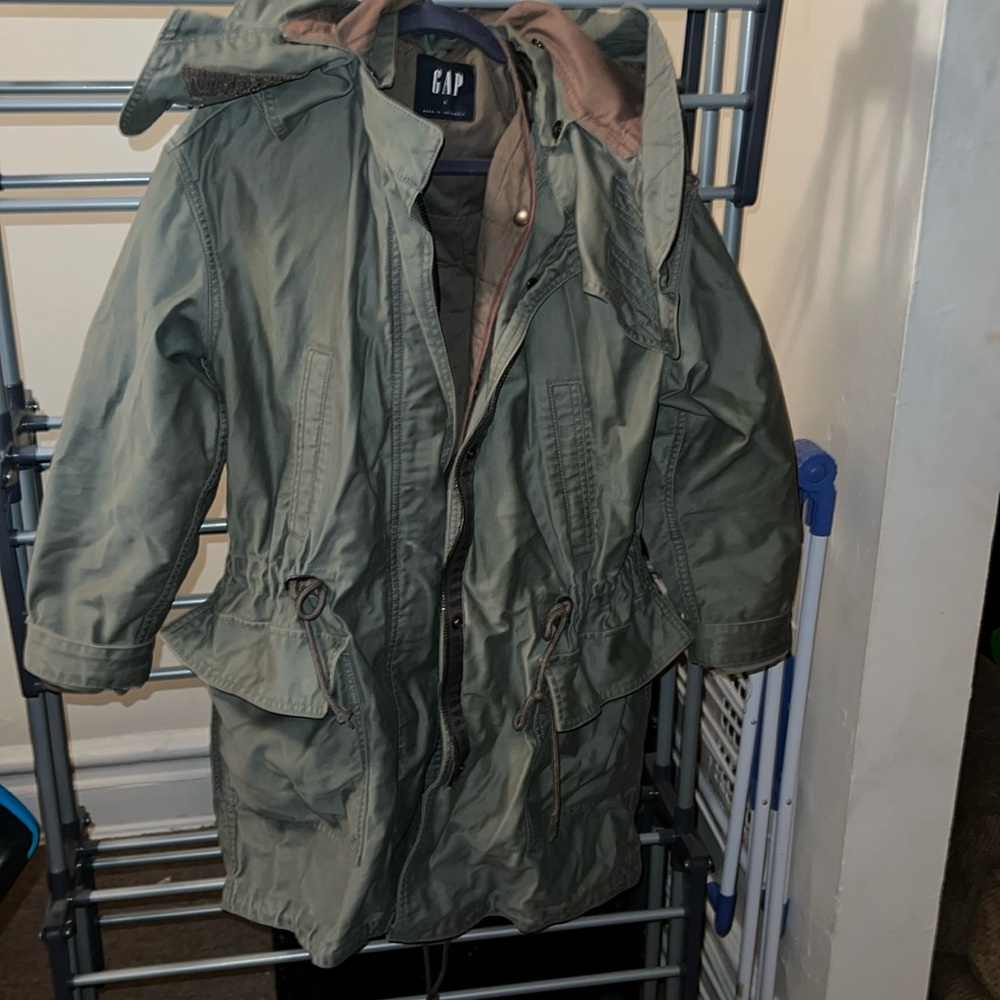 Gap Sz Small  Winter Jacket with Hoodie and removable inside liner,